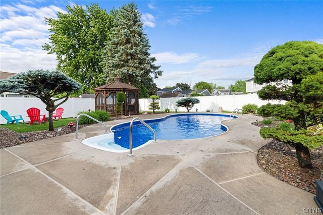 8138 Portobello, Clay, NY 13090