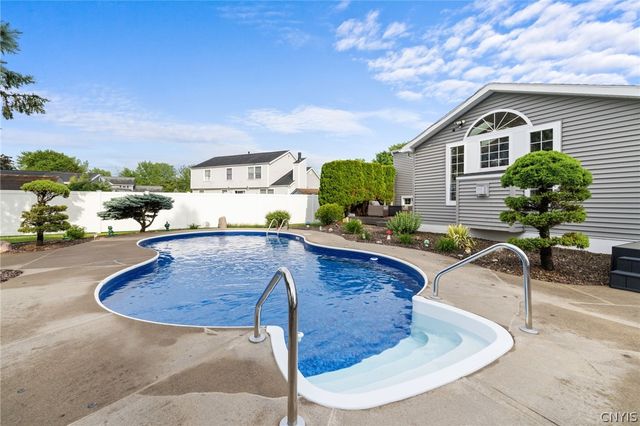 8138 Portobello, Clay, NY 13090