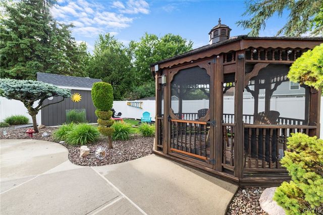 8138 Portobello, Clay, NY 13090