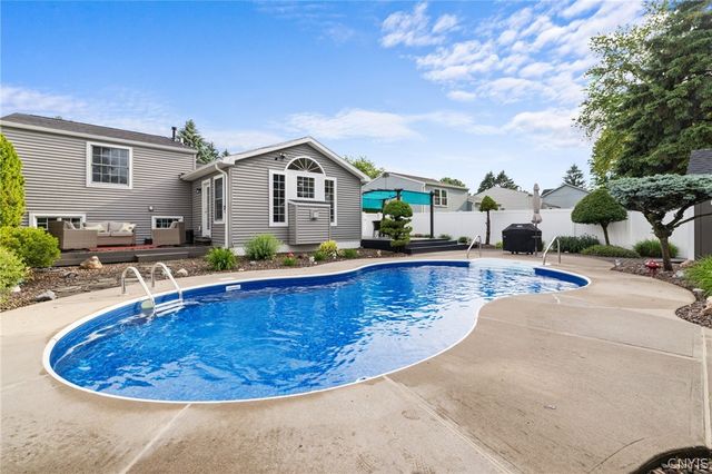 8138 Portobello, Clay, NY 13090