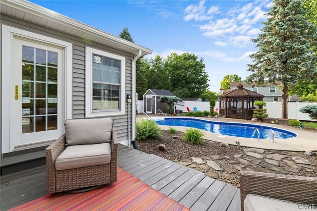 8138 Portobello, Clay, NY 13090
