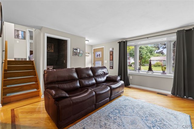 8138 Portobello, Clay, NY 13090