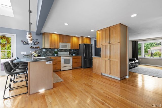 8138 Portobello, Clay, NY 13090