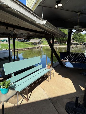 676 Harbor Drive, Azle, TX 76020