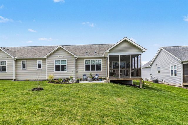 5725 Trail Side Lane, Whitmore Lake, MI 48189