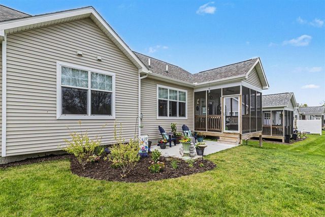5725 Trail Side Lane, Whitmore Lake, MI 48189