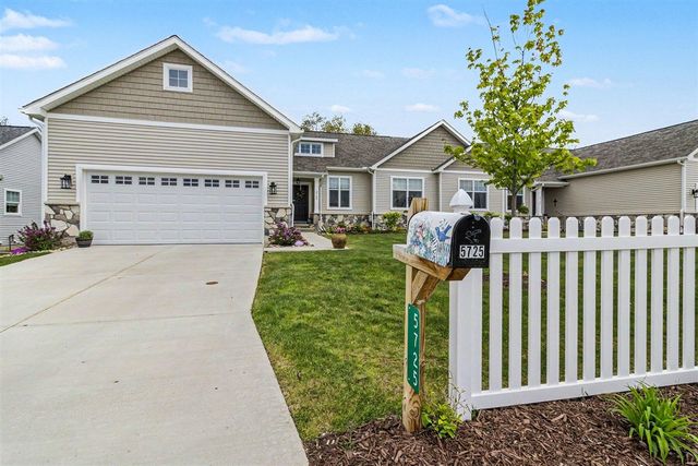 5725 Trail Side Lane, Whitmore Lake, MI 48189