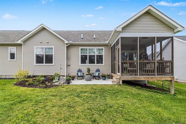 5725 Trail Side Lane, Whitmore Lake, MI 48189