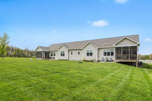 5725 Trail Side Lane, Whitmore Lake, MI 48189