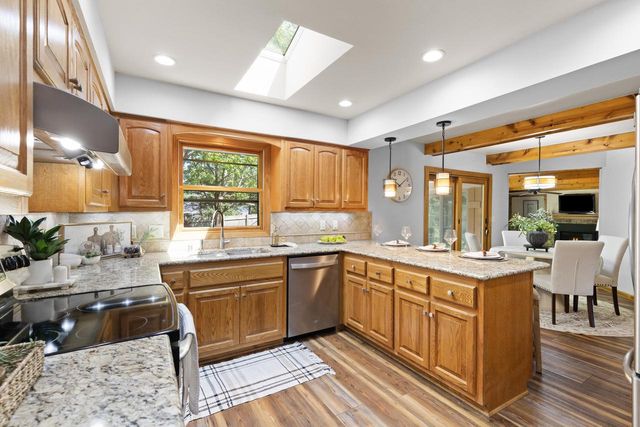 750 Crestwood DRIVE, Waukesha, WI 53188