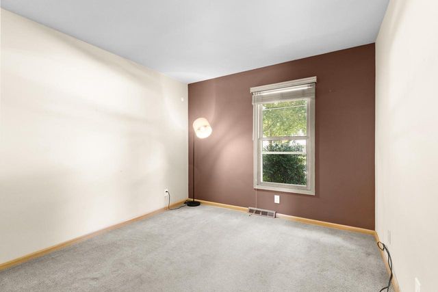 750 Crestwood DRIVE, Waukesha, WI 53188