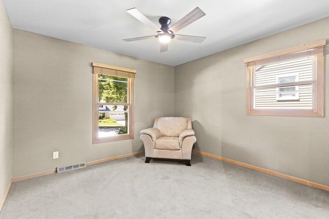 750 Crestwood DRIVE, Waukesha, WI 53188