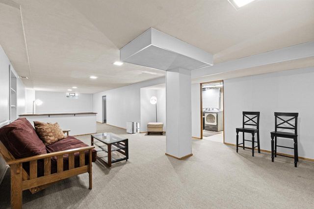 750 Crestwood DRIVE, Waukesha, WI 53188