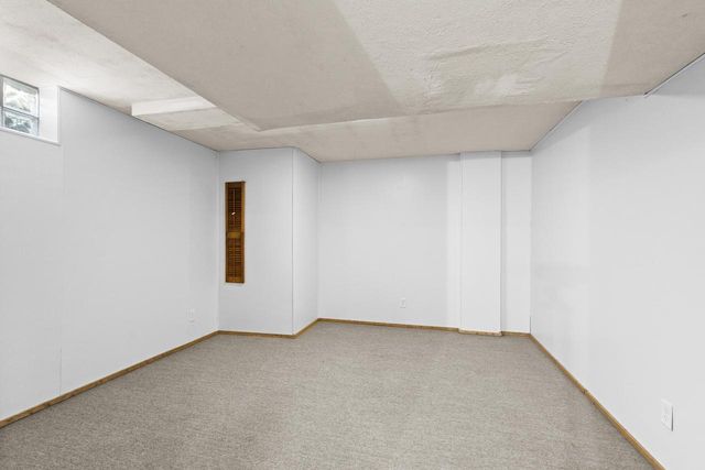 750 Crestwood DRIVE, Waukesha, WI 53188
