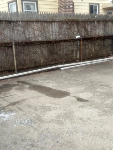 14768 259th Street, Rosedale, NY 11422