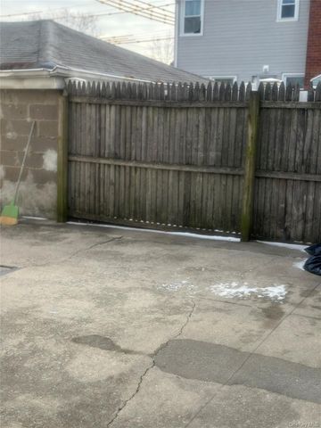 14768 259th Street, Rosedale, NY 11422