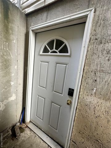 14768 259th Street, Rosedale, NY 11422