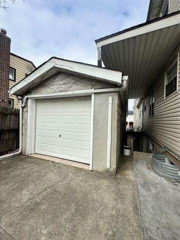 14768 259th Street, Rosedale, NY 11422