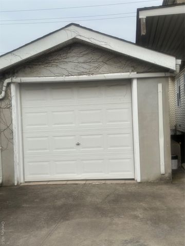 14768 259th Street, Rosedale, NY 11422