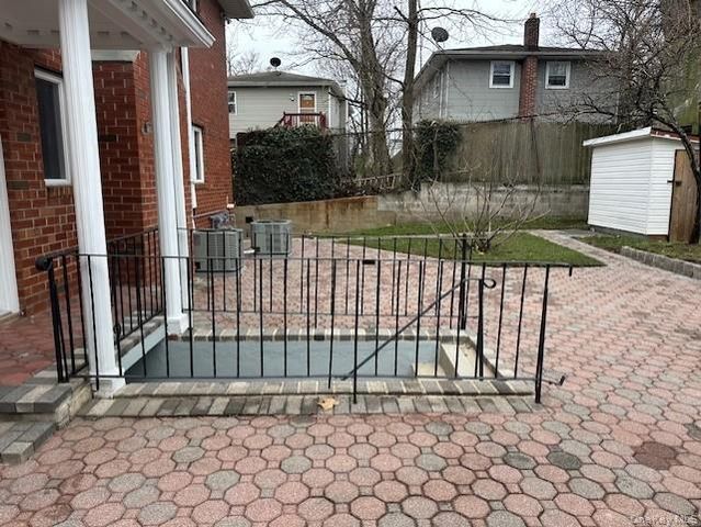 5 Linwood Road N 2nd Fl, Port Washington, NY 11050