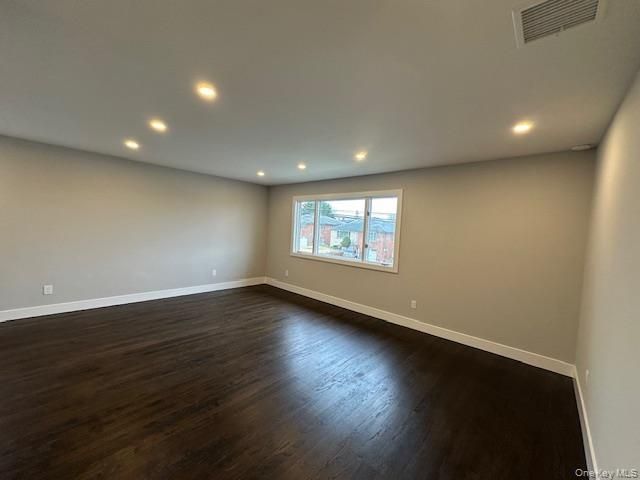 5 Linwood Road N 2nd Fl, Port Washington, NY 11050