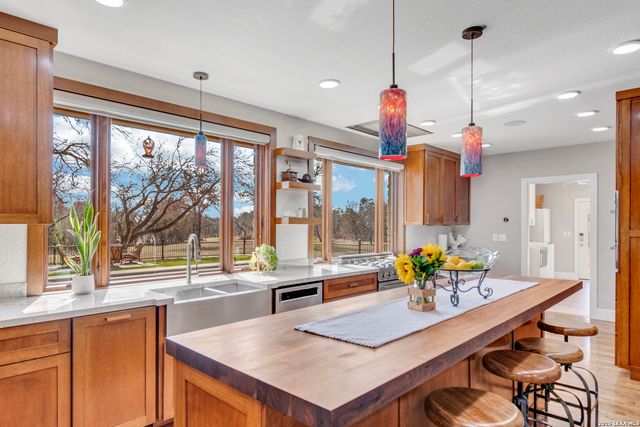 150 Shady Lane, Marble Falls, TX 78654