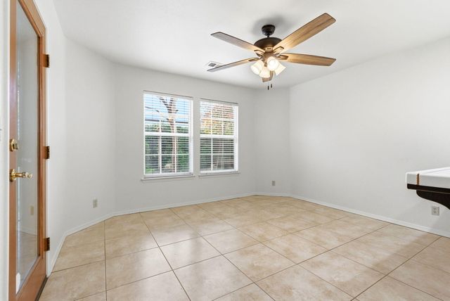 1126 N Crenshaw Street, Visalia, CA 93291