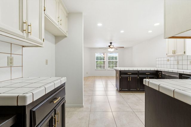 1126 N Crenshaw Street, Visalia, CA 93291