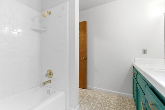 1126 N Crenshaw Street, Visalia, CA 93291