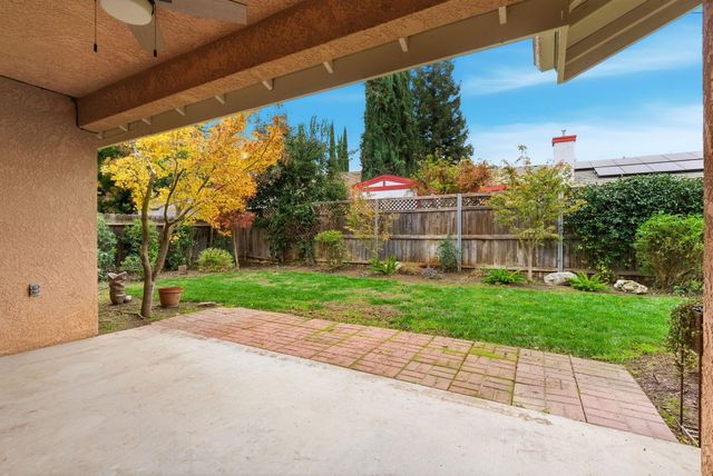 1126 N Crenshaw Street, Visalia, CA 93291