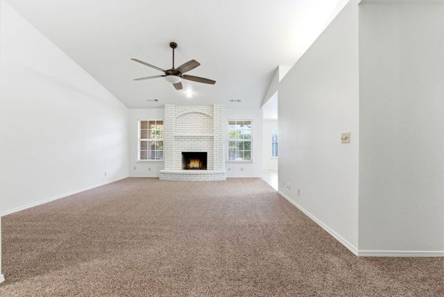 1126 N Crenshaw Street, Visalia, CA 93291