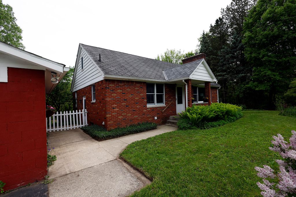5801 N Territorial Road, Webster Twp, MI 48130