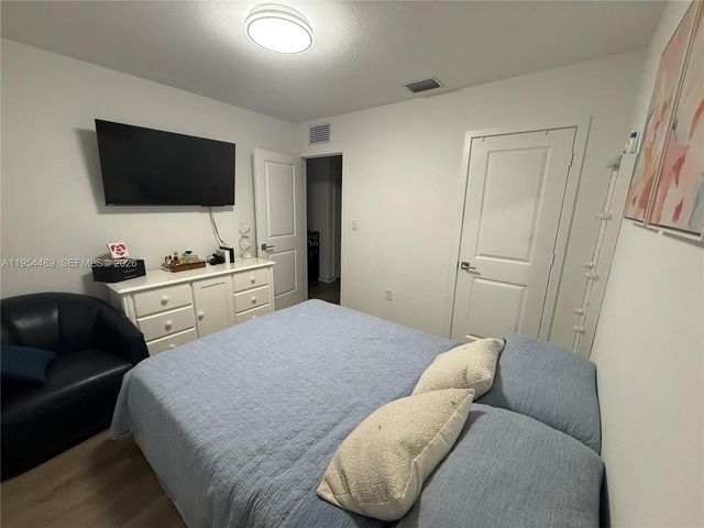 1043 SE 24th Avenue, Homestead, FL 33035