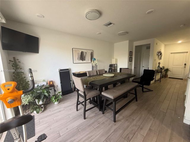 1043 SE 24th Avenue, Homestead, FL 33035