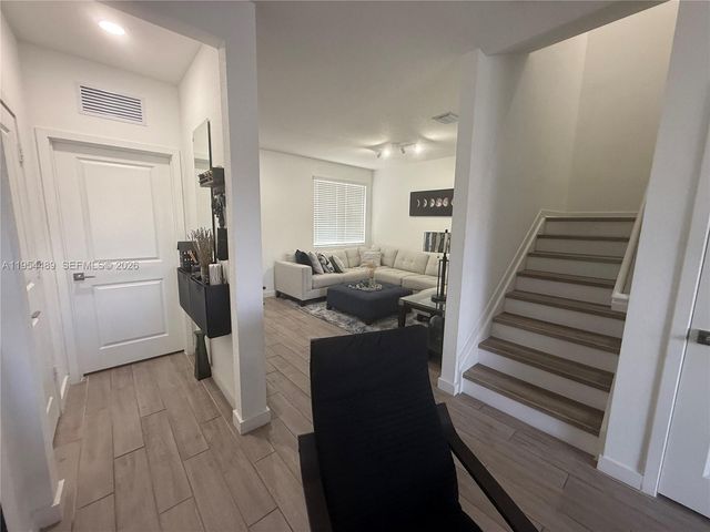 1043 SE 24th Avenue, Homestead, FL 33035