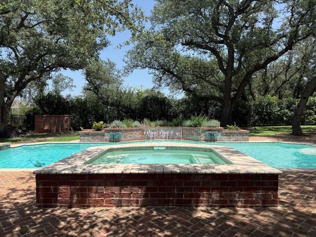 112 Snapper ST, Lakeway, TX 78734