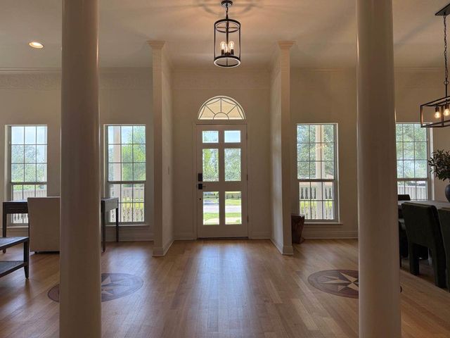 112 Snapper ST, Lakeway, TX 78734