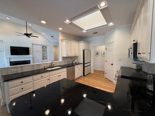 112 Snapper ST, Lakeway, TX 78734
