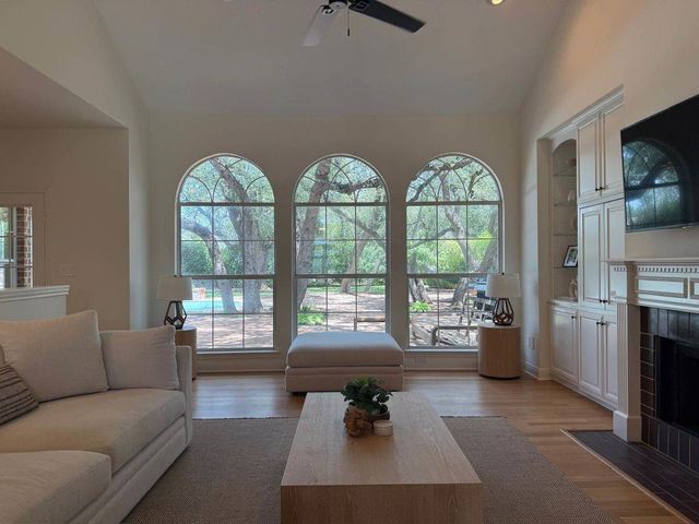 112 Snapper ST, Lakeway, TX 78734
