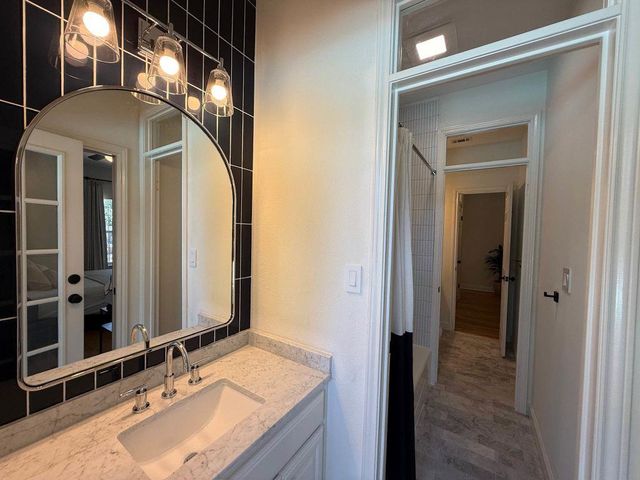 112 Snapper ST, Lakeway, TX 78734