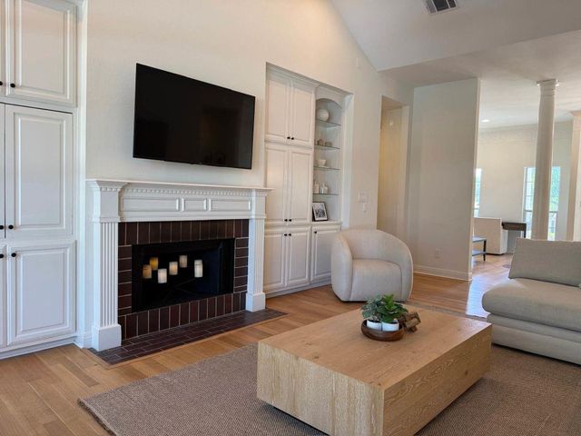 112 Snapper ST, Lakeway, TX 78734