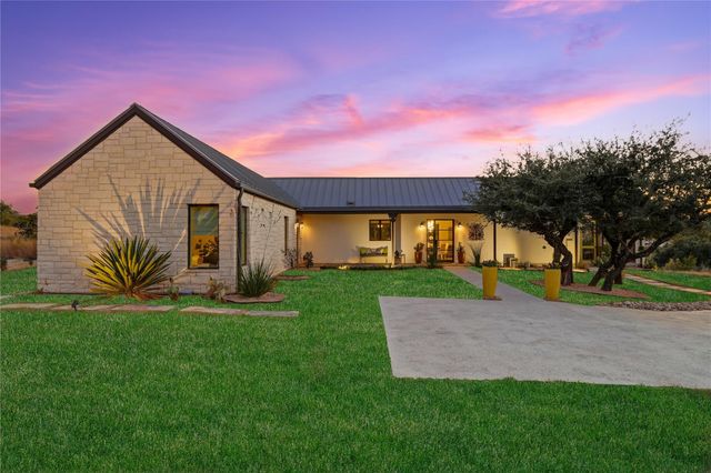 577 Cattle Creek RD, Johnson City, TX 78636