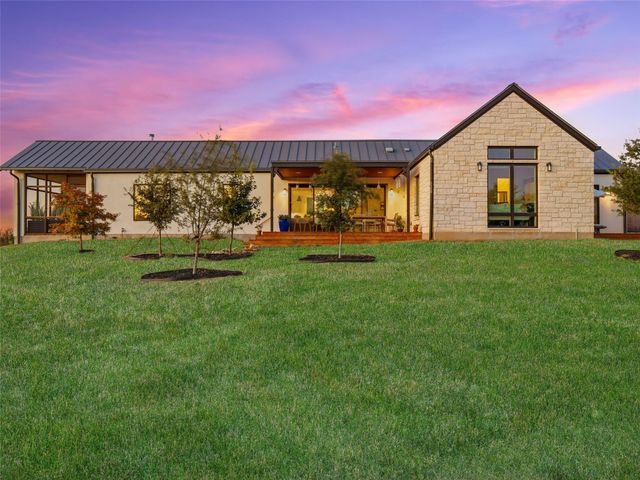 577 Cattle Creek RD, Johnson City, TX 78636