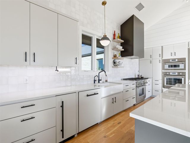 577 Cattle Creek RD, Johnson City, TX 78636