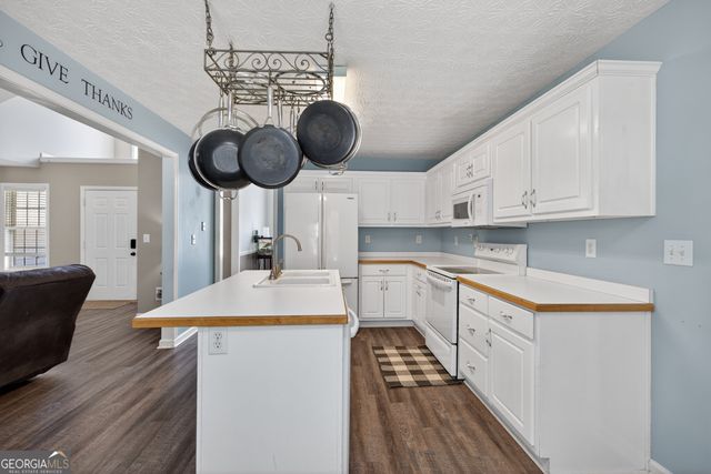 6020 Fieldwood Lane, Loganville, GA 30052