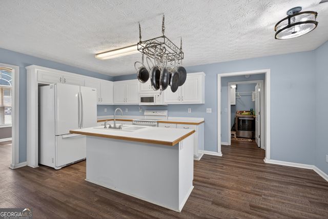6020 Fieldwood Lane, Loganville, GA 30052