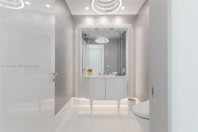 17875 Collins Ave PH4701, Sunny Isles Beach, FL 33160