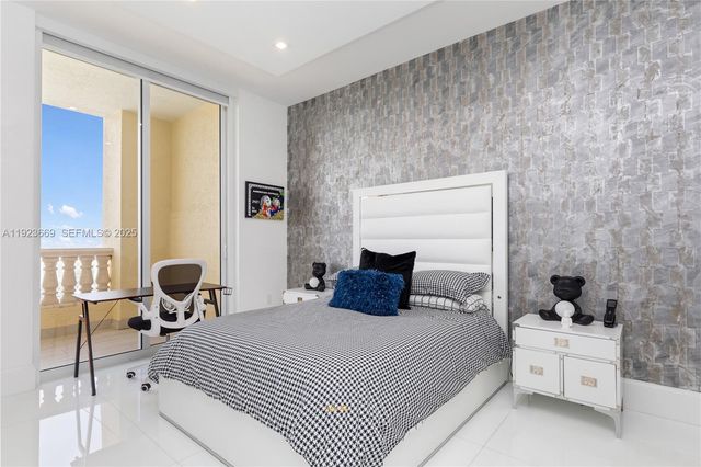 17875 Collins Ave PH4701, Sunny Isles Beach, FL 33160