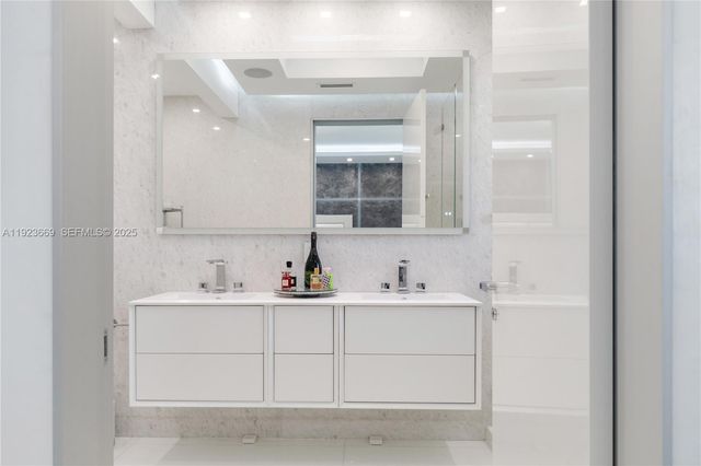 17875 Collins Ave PH4701, Sunny Isles Beach, FL 33160