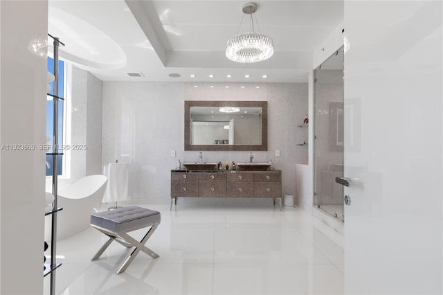 17875 Collins Ave PH4701, Sunny Isles Beach, FL 33160